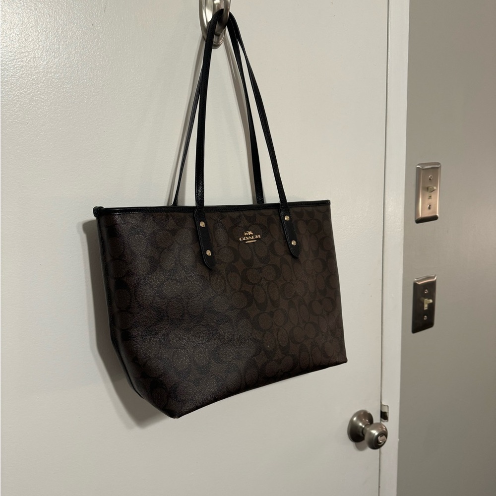 Coach Shoulder Tote Bag- Used Condition